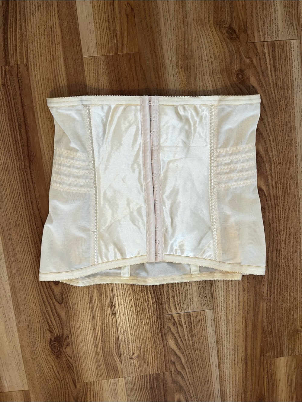 Unique Vintage Woman's Plus-Size Cream Corset/Shapewear Sz 2x